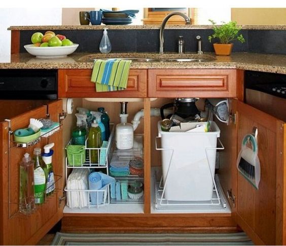 Mobile Sotto Lavandino Cucina.Come Organizzare Il Sotto Lavello In Cucina Ecco 15 Idee Per Ispirarvi